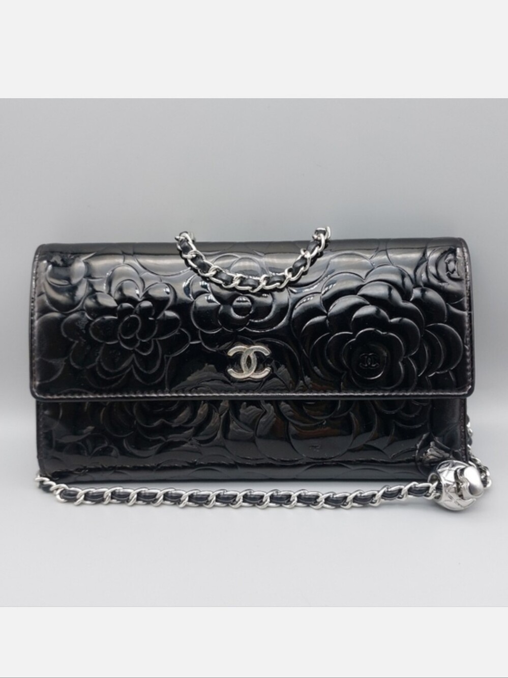 🖤CHANEL Black Camellia Patent Leather  Clutch/Wallet🖤